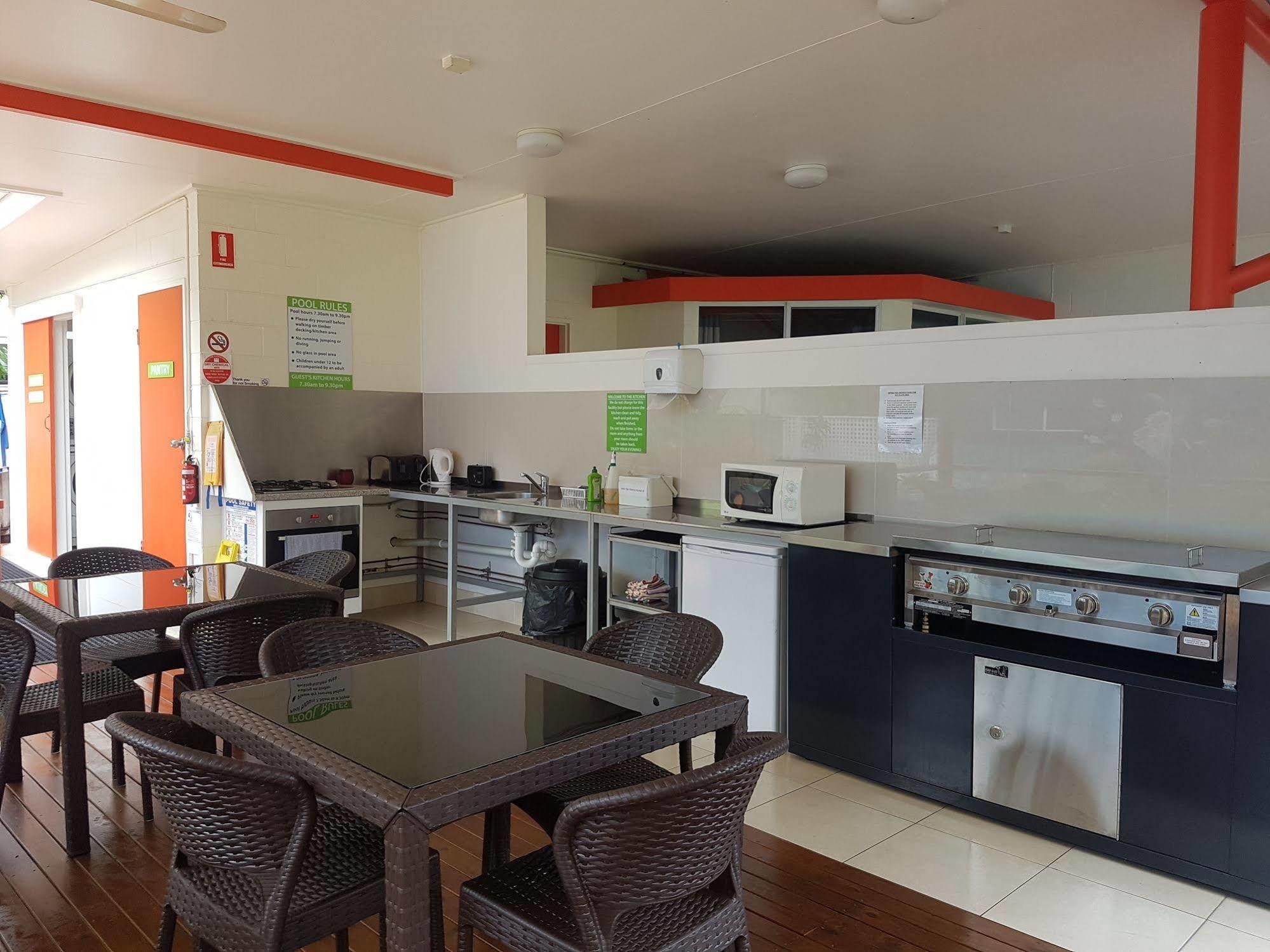 Port Douglas Motel Εξωτερικό φωτογραφία